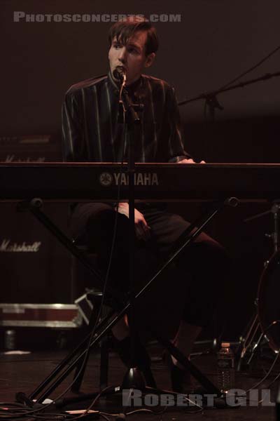 DUTCH UNCLES - 2011-04-07 - PARIS - Gaite Lyrique - 